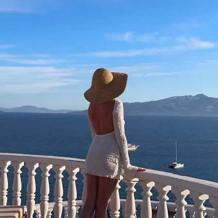 Monte Cristo - Rooftop Pool 4* Sarandë