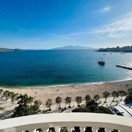 Monte Cristo - Rooftop Pool Hotel Sarandë